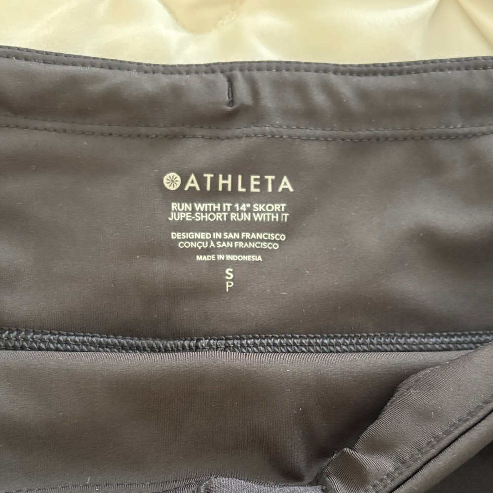 Athleta Black Run With It 14" Skort - Picture 2 of 5